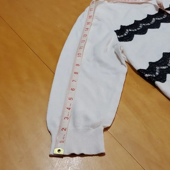 🖤🙌 HP 🙌🖤Elle Lace Embellished Crew Sweater, Lg cream color w/ black lace; - Picture 5 of 9